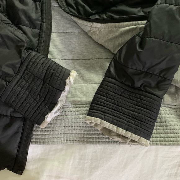 Lululemon reversible bomber puffer jacket - black and grey - Picture 4 of 4